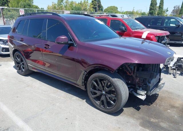 2021 BMW X7