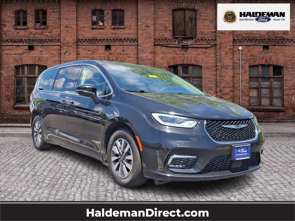 2023 CHRYSLER Pacifica
