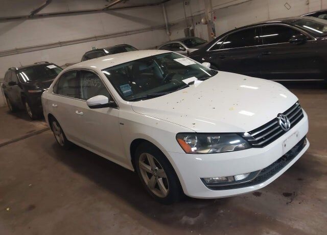 2015 VOLKSWAGEN Passat