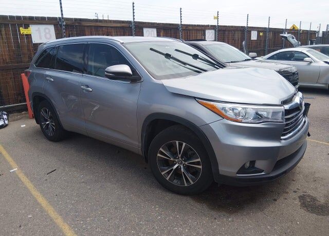 2016 TOYOTA Highlander
