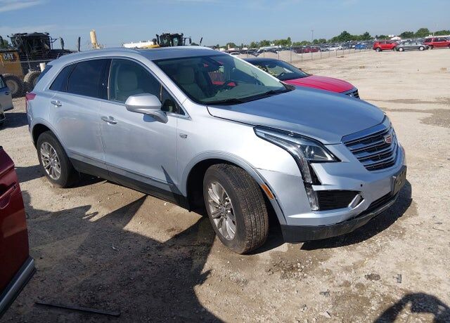 2017 CADILLAC XT5