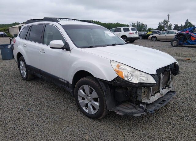 2011 SUBARU Outback