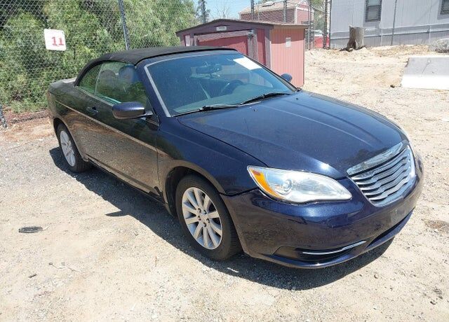 2011 CHRYSLER 200