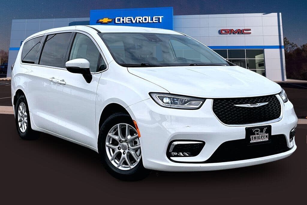 2023 CHRYSLER Pacifica