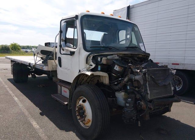 2015 FREIGHTLINER M2