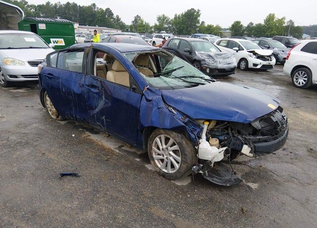 2012 MAZDA Mazda3