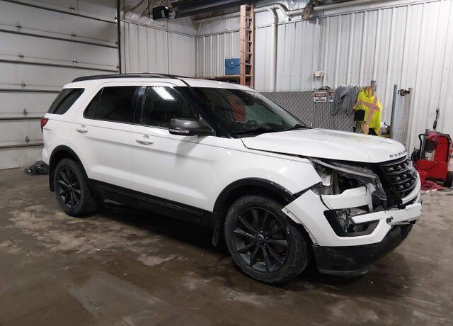 2017 FORD Explorer