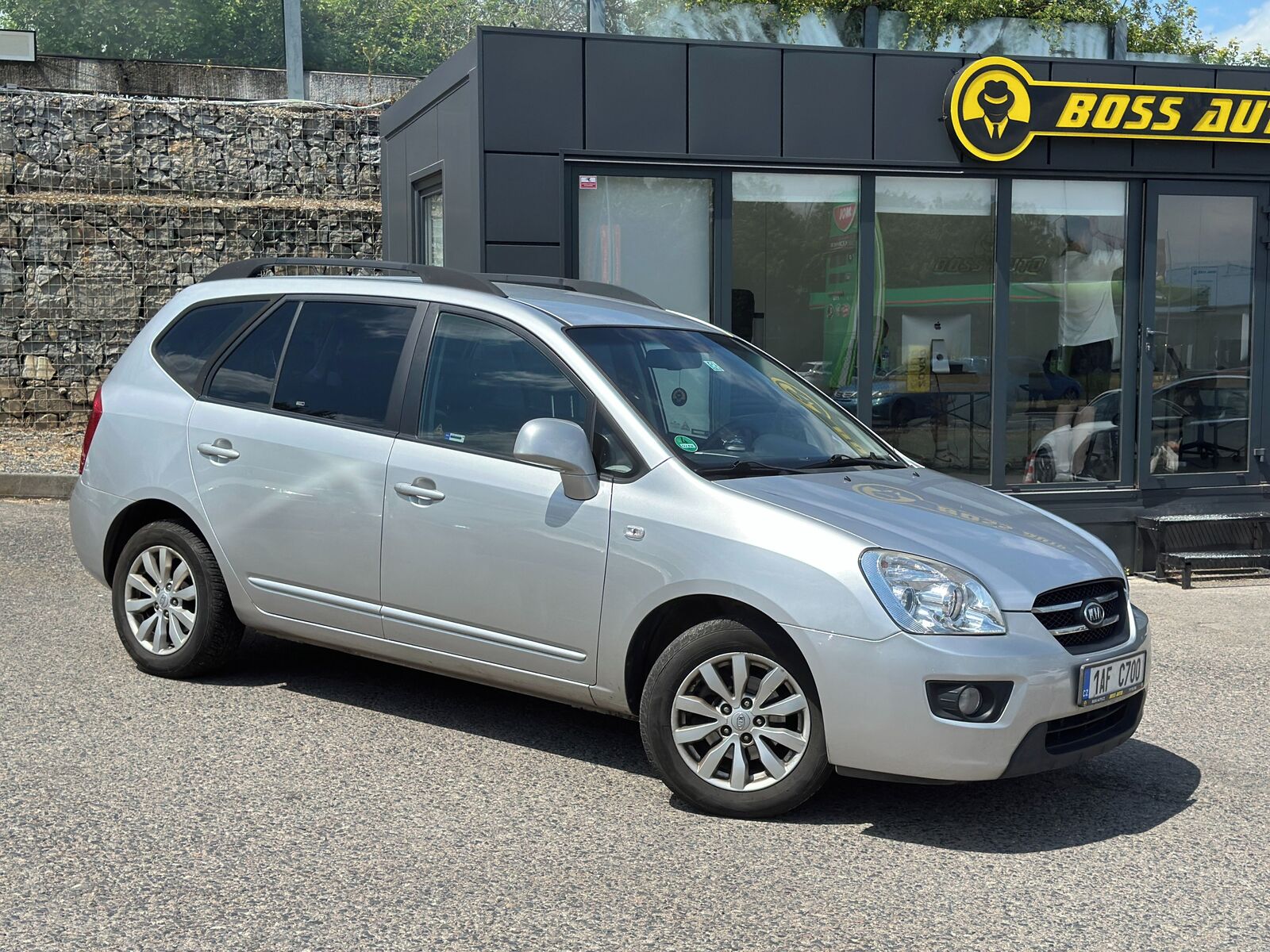 2010 KIA Rondo