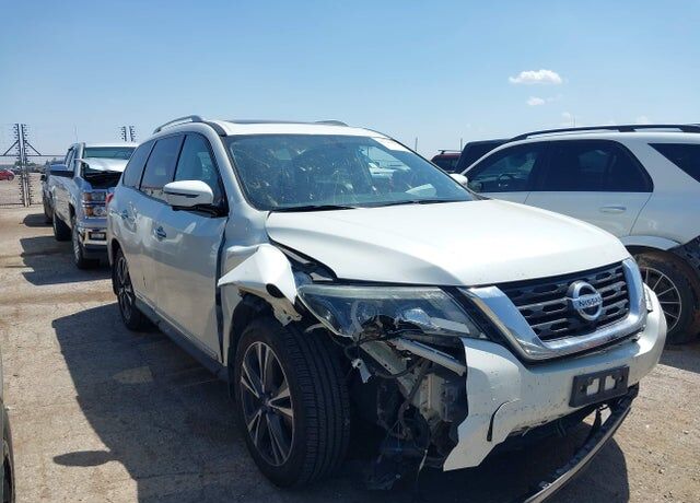 2017 NISSAN Pathfinder