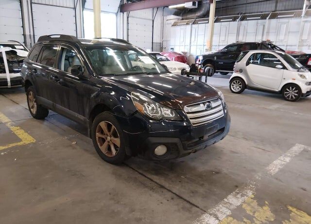2013 SUBARU Outback