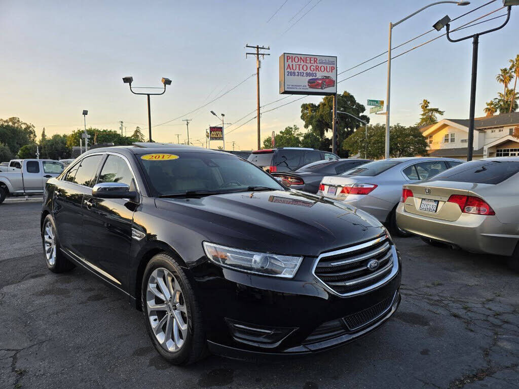 2017 FORD Taurus