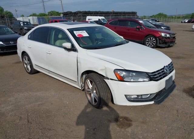 2013 VOLKSWAGEN Passat