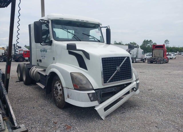2014 VOLVO TRUCK VNL