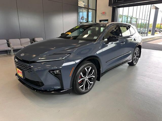 2025 TOYOTA Crown Signia