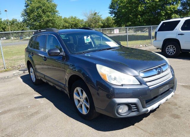 2013 SUBARU Outback