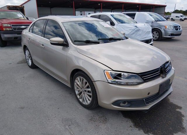 2013 VOLKSWAGEN Jetta