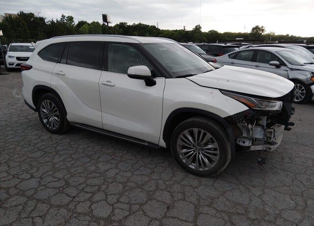 2021 TOYOTA Highlander