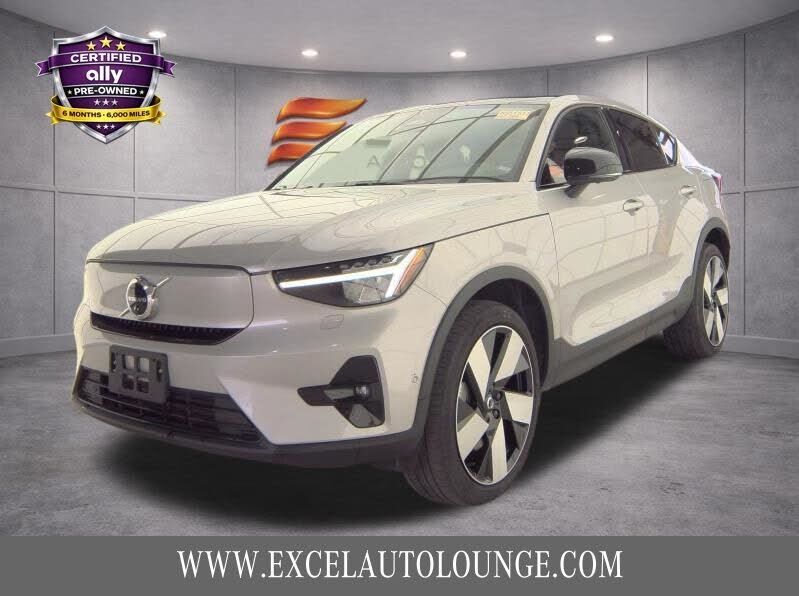 2023 VOLVO C40