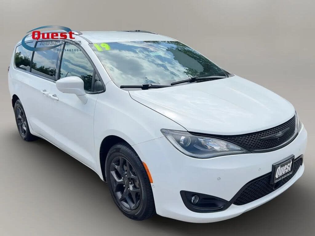 2019 CHRYSLER Pacifica