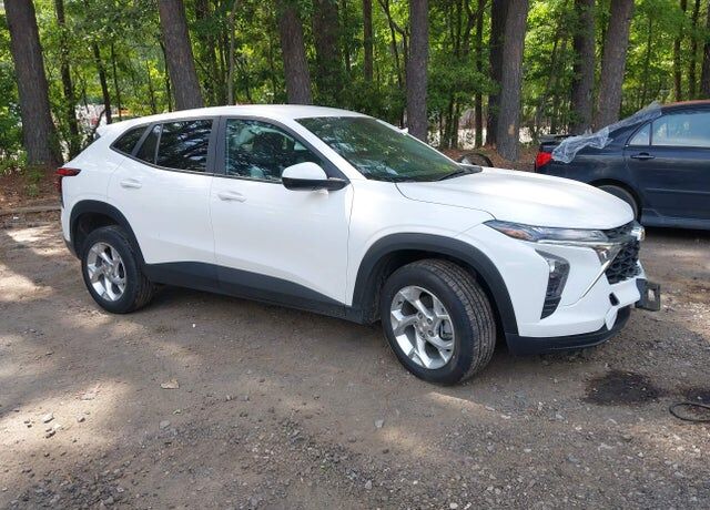 2024 CHEVROLET Trax