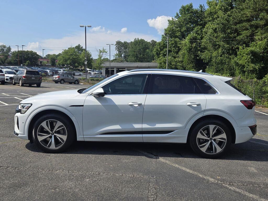 2024 Audi Q8