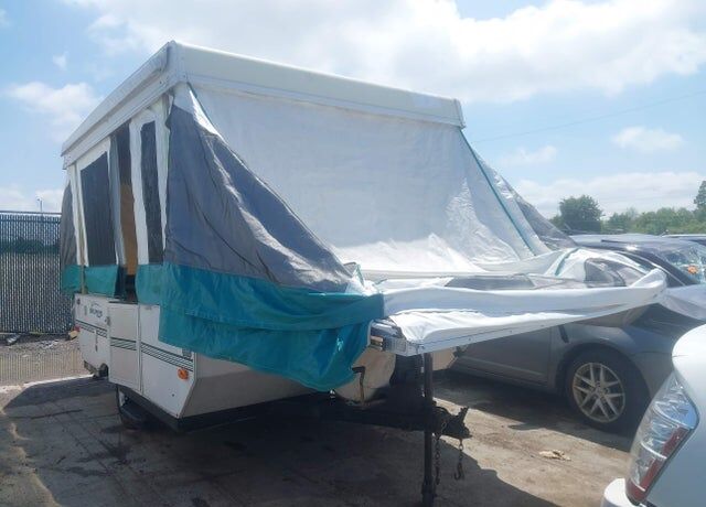 2004 FOREST RIVER Freedom Camping Trailer