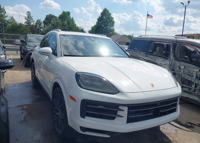 2024 PORSCHE Cayenne