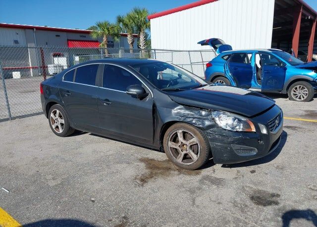 2013 VOLVO S60