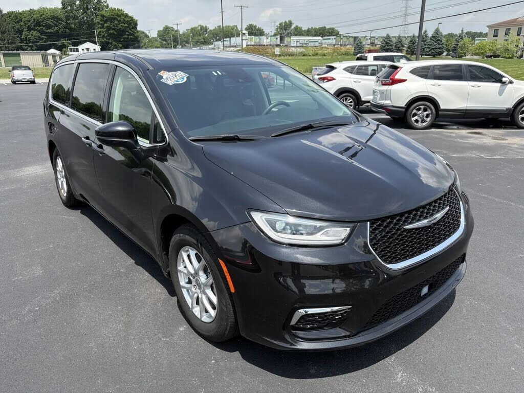 2023 CHRYSLER Pacifica