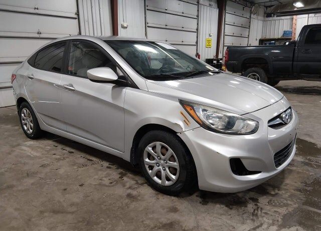 2012 HYUNDAI Accent