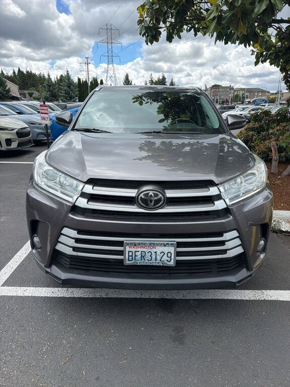 2017 TOYOTA Highlander