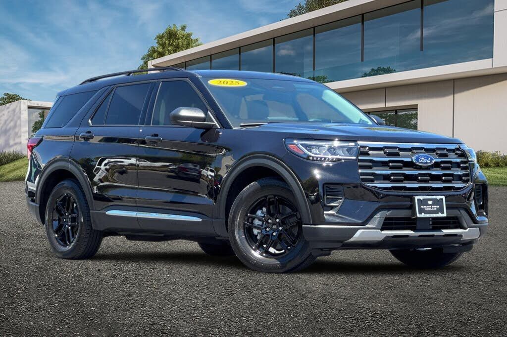 2025 FORD Explorer