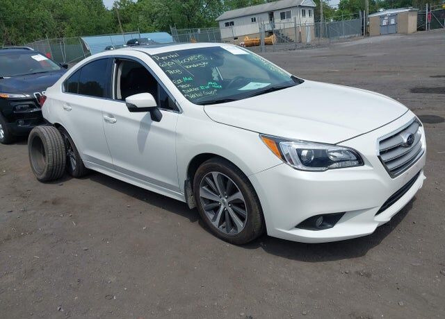 2017 SUBARU Legacy
