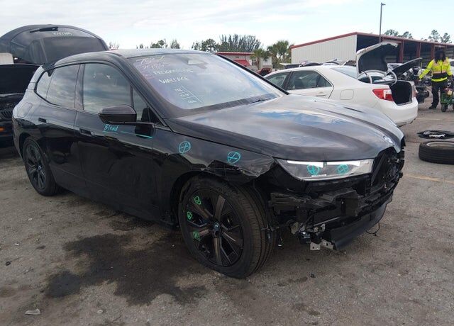2025 BMW ix