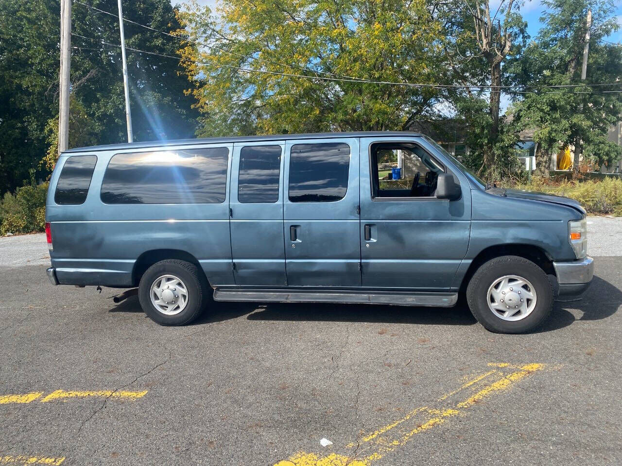 2012 FORD E-350