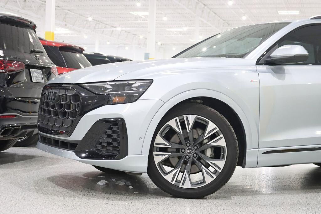 2025 Audi Q8