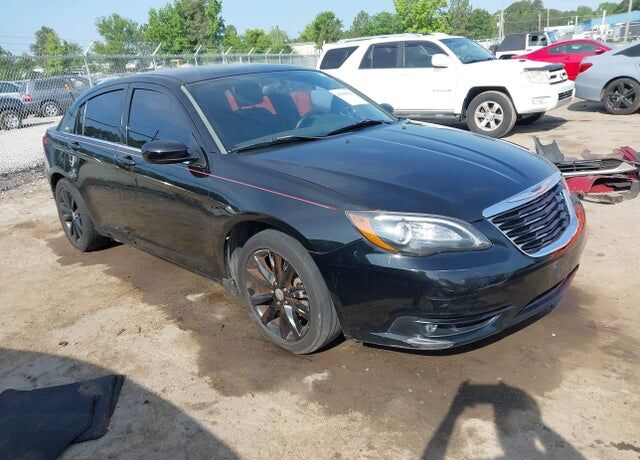 2013 CHRYSLER 200