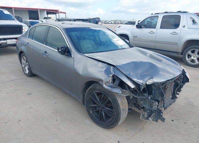 2013 INFINITI G37