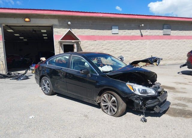 2017 SUBARU Legacy
