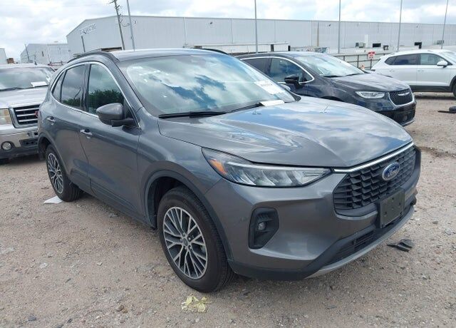 2025 FORD Escape