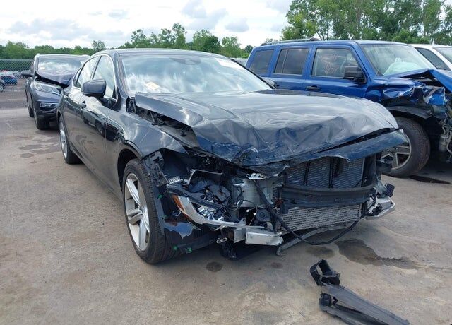 2018 VOLVO S90