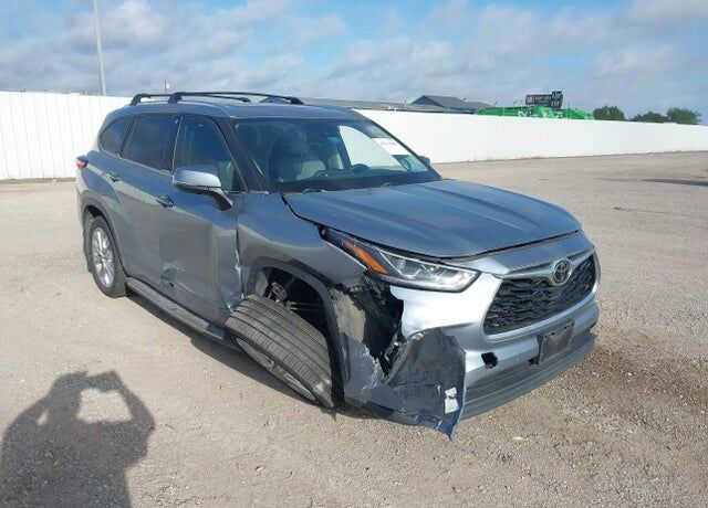 2021 TOYOTA Highlander