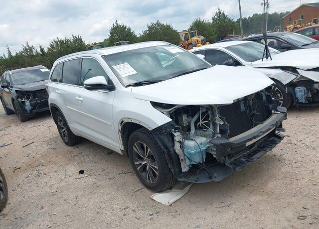 2016 TOYOTA Highlander