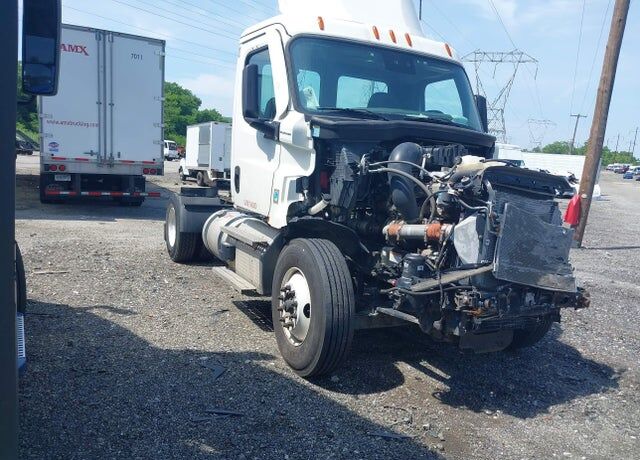 2023 FREIGHTLINER Cascadia