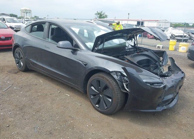 2025 TESLA Model 3
