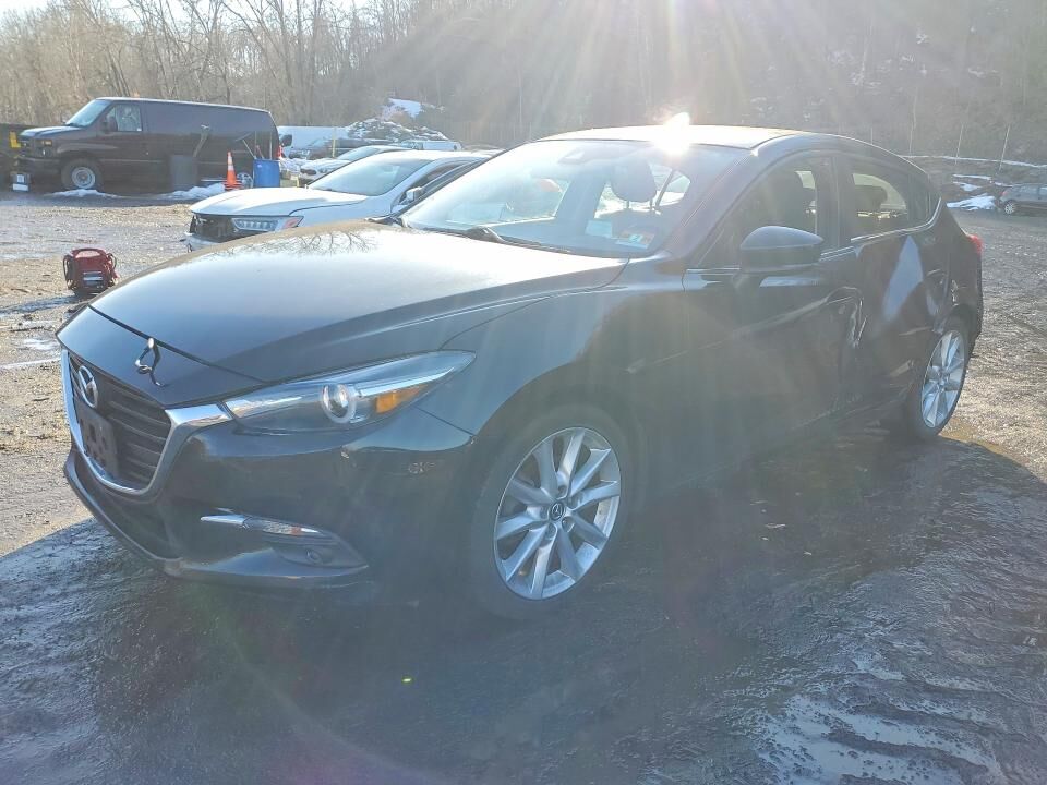 2017 MAZDA Mazda3