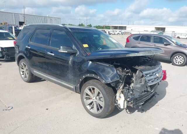 2018 FORD Explorer