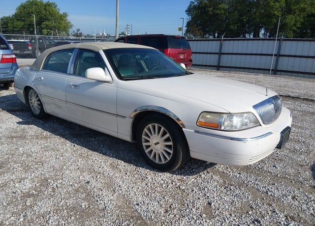 2003 LINCOLN Town Car