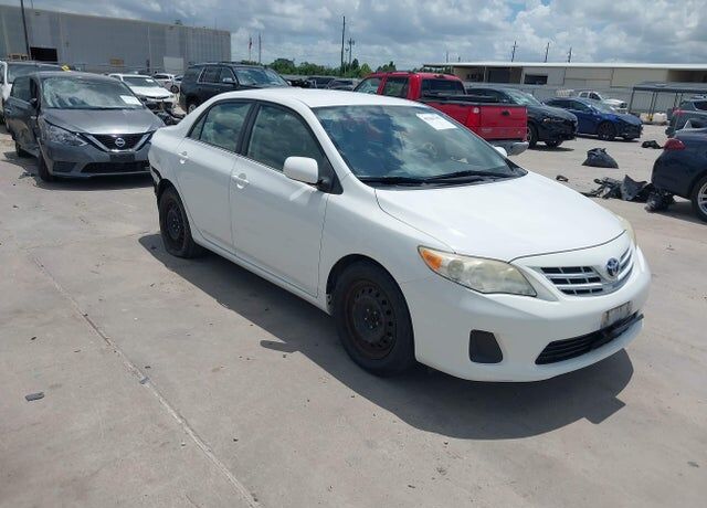2013 TOYOTA Corolla