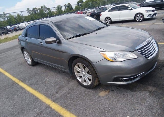 2011 CHRYSLER 200